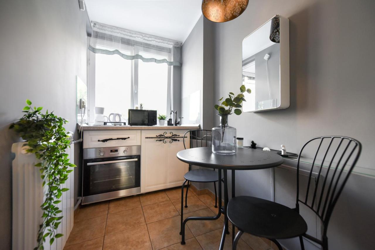 Captivating Old Town Apartment Бухарест Екстер'єр фото